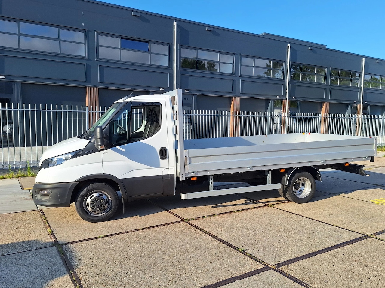 Iveco Daily - 35C16 Open laadbak - Pick up - AutoWereld.nl