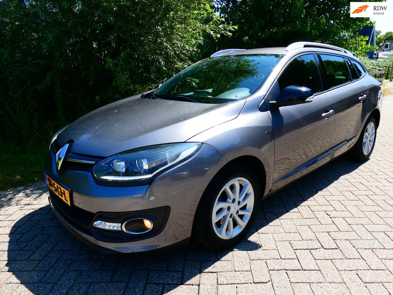 Renault Mégane Estate - 1.2 TCe 116pk Clima Cruise Navi Trekhaak 1500kg. - AutoWereld.nl