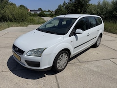 Ford Focus Wagon - 1.6-16V airco cruise control trekhaak