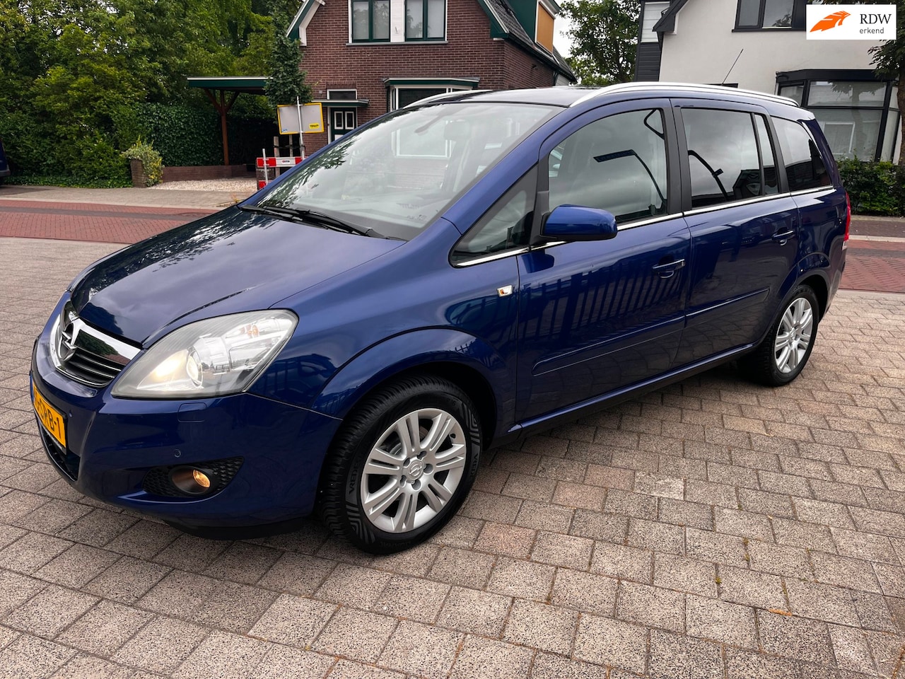 Opel Zafira - 1.6 Cosmo 7 Pers Nw pk ecc Trekh isofix lm Xenon Cruise - AutoWereld.nl