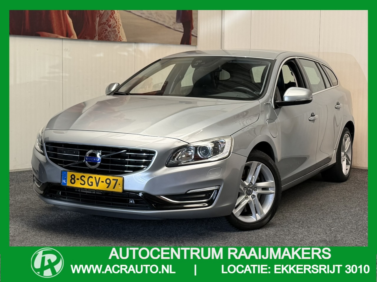 Volvo V60 - 2.4 D6 AWD PLUG-IN HYBRID SUMMUM LEDER NAVIGATIE CRUISE CONTROL BLUETOOTH TELEFOON RIJSTRO - AutoWereld.nl