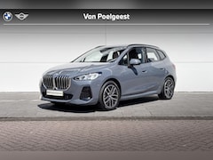 BMW 2-serie Active Tourer - 225e xDrive | M-Sport / Panorama dak / 18 Inch / Stoelverwarming / Alarm Klasse 3 /Achteru