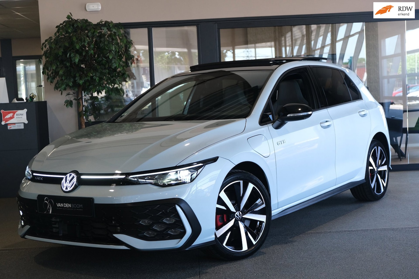Volkswagen Golf - 8.5 1.5 eHybrid GTE 272PK Pano Volleder Trekhaak 360Cam HuD IQ Led ACC - AutoWereld.nl