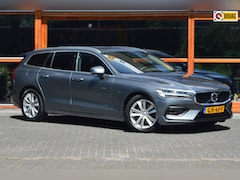 Volvo V60 - 2.0 B3 Business Pro | Adaptive Cruise | Stoel + Stuur Verwarmd | Trekhaak | Camera | Verwa