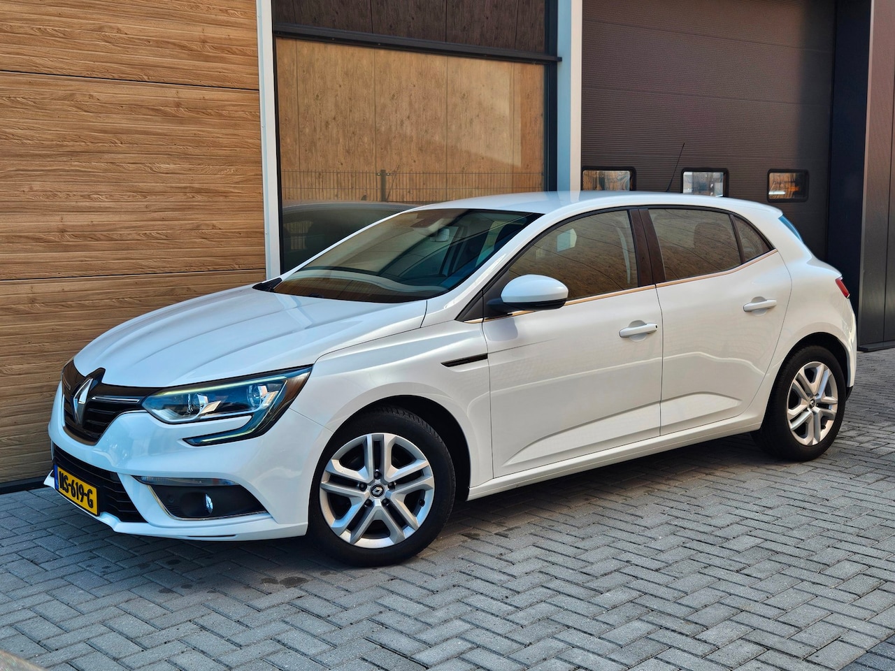 Renault Mégane - 1.2 TCe Zen Navi Cruise PDC Bluetooth - AutoWereld.nl
