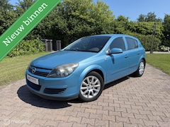 Opel Astra - 1.6 Enjoy, Airco, Cruise, Trekhaak, Nieuwe APK
