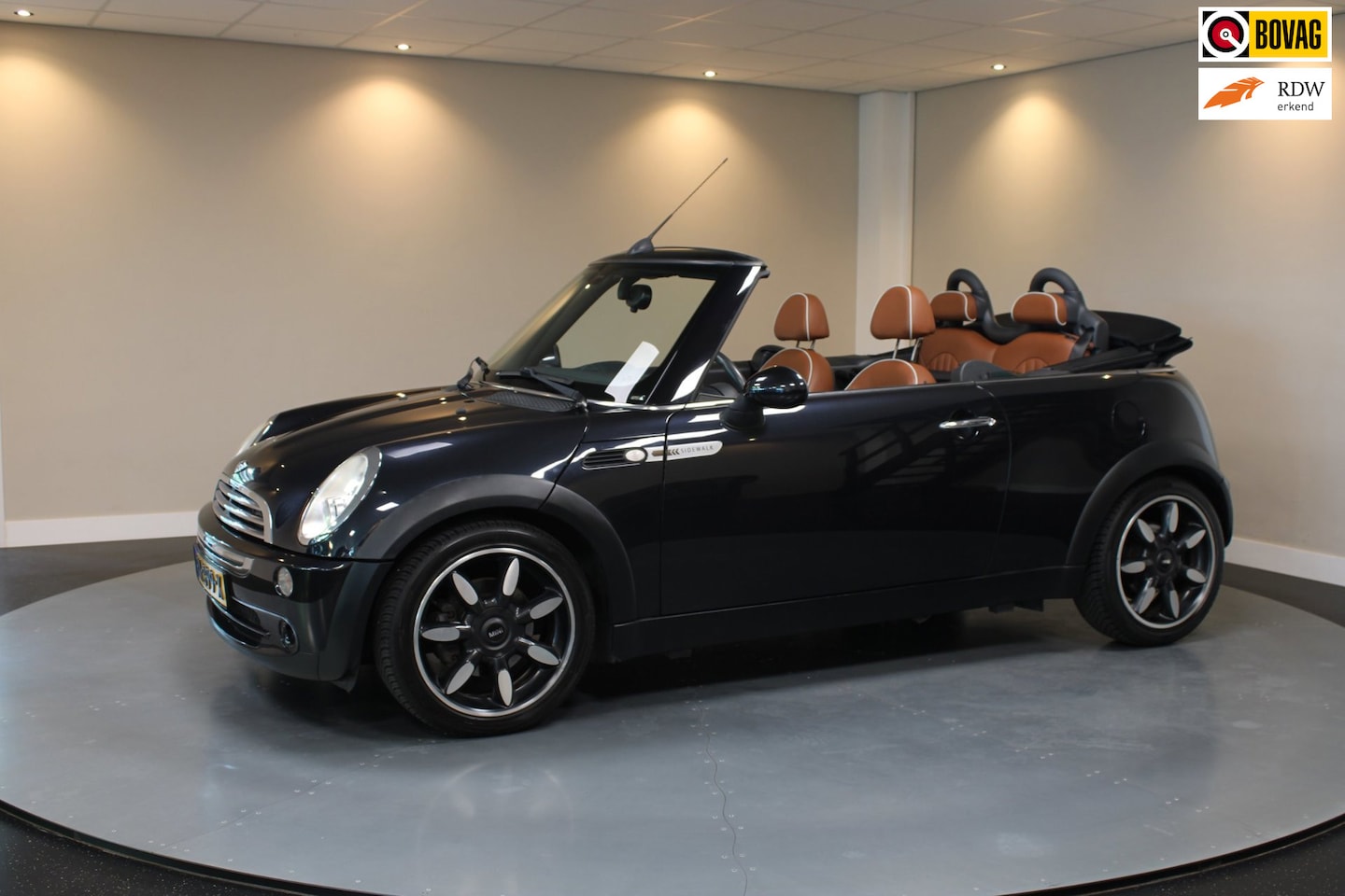 MINI Cabrio - 1.6 Cooper Sidewalk *Special Edition* Leer|Stoelverw.|Cruise|PDC - AutoWereld.nl