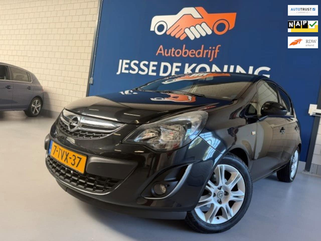 Opel Corsa - 1.4-16V BlitZ / bj.2014 / 5 deurs / airco / NAP met 133410 km.en APK tot 05/2027 / sportve - AutoWereld.nl