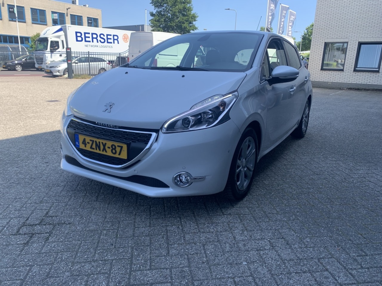Peugeot 208 - 1.2 PureTech Allure 1.2 PureTech Allure - AutoWereld.nl