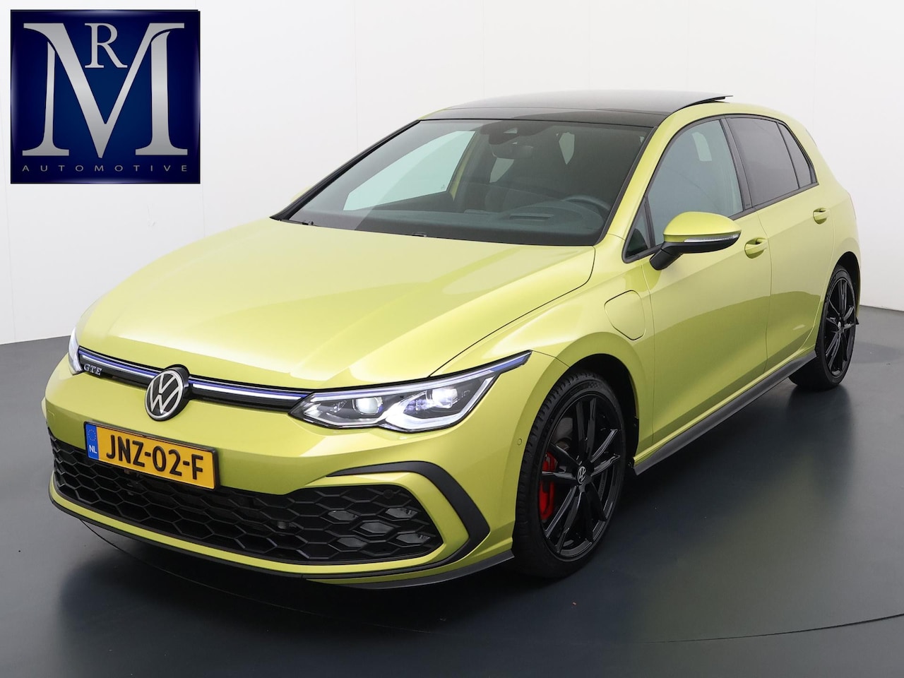Volkswagen Golf - 1.4 eHybrid GTE PHEV 245PK | 32.000 KM! | PANO | HEAD-UP DISPLAY | KEYLESS | IQ LED MATRIX - AutoWereld.nl