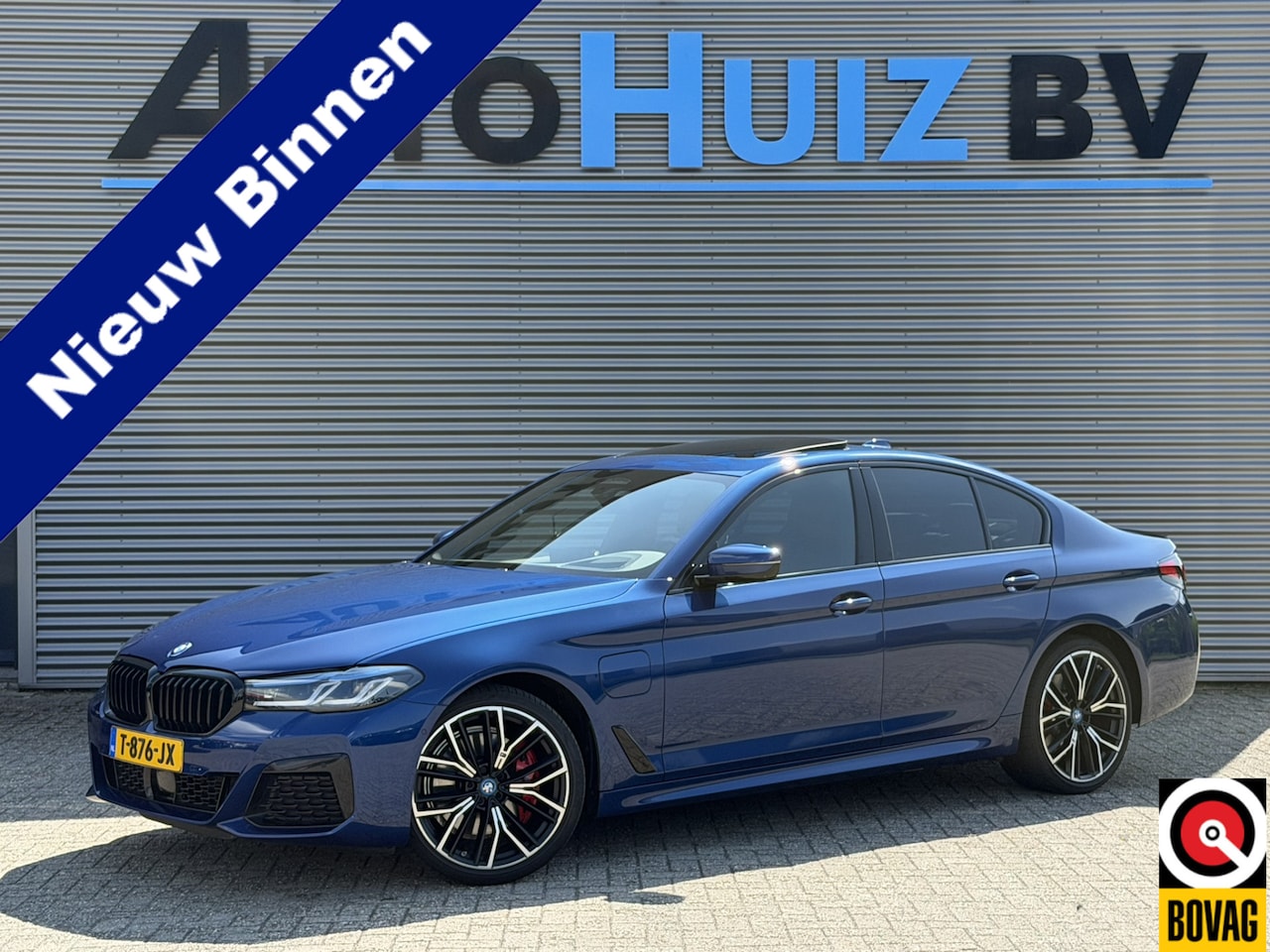 BMW 5-serie - 530e High Executive M Sport Pro Individual kleur Le Mans Blue Head-Up Display Harman-Kardo - AutoWereld.nl