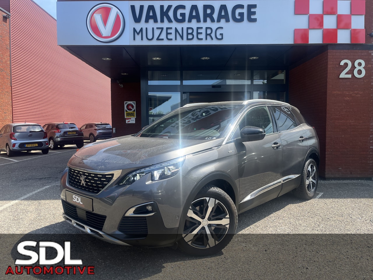 Peugeot 3008 - 1.2 PureTech GT Line // DODEHOEK // HALF LEDER // CAMERA+SENSOREN // NAVI+CARPLAY // LED / - AutoWereld.nl