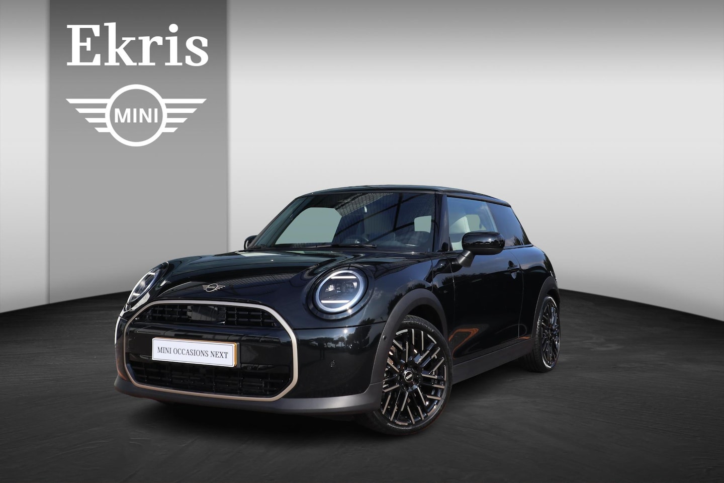 MINI 3-Deurs - Cooper C | Favoured Trim | Pakket M - AutoWereld.nl