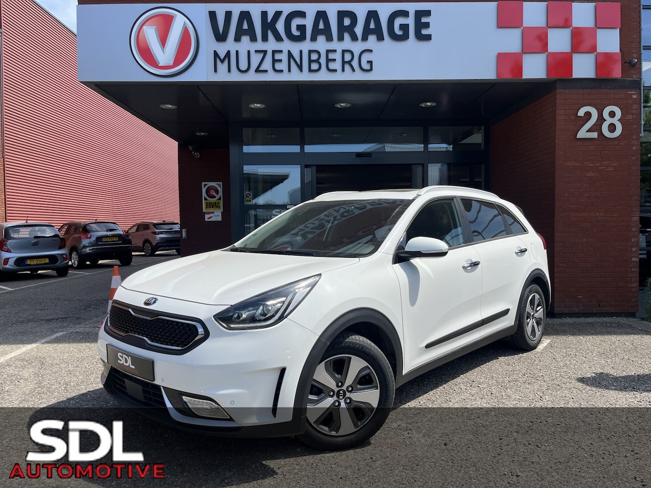 Kia Niro - 1.6 GDi Hybrid ExecutiveLine // SCHUIF-KANTELDAK // LEDER // ELEK.STOEL+GEHEUGEN // DODEHO - AutoWereld.nl