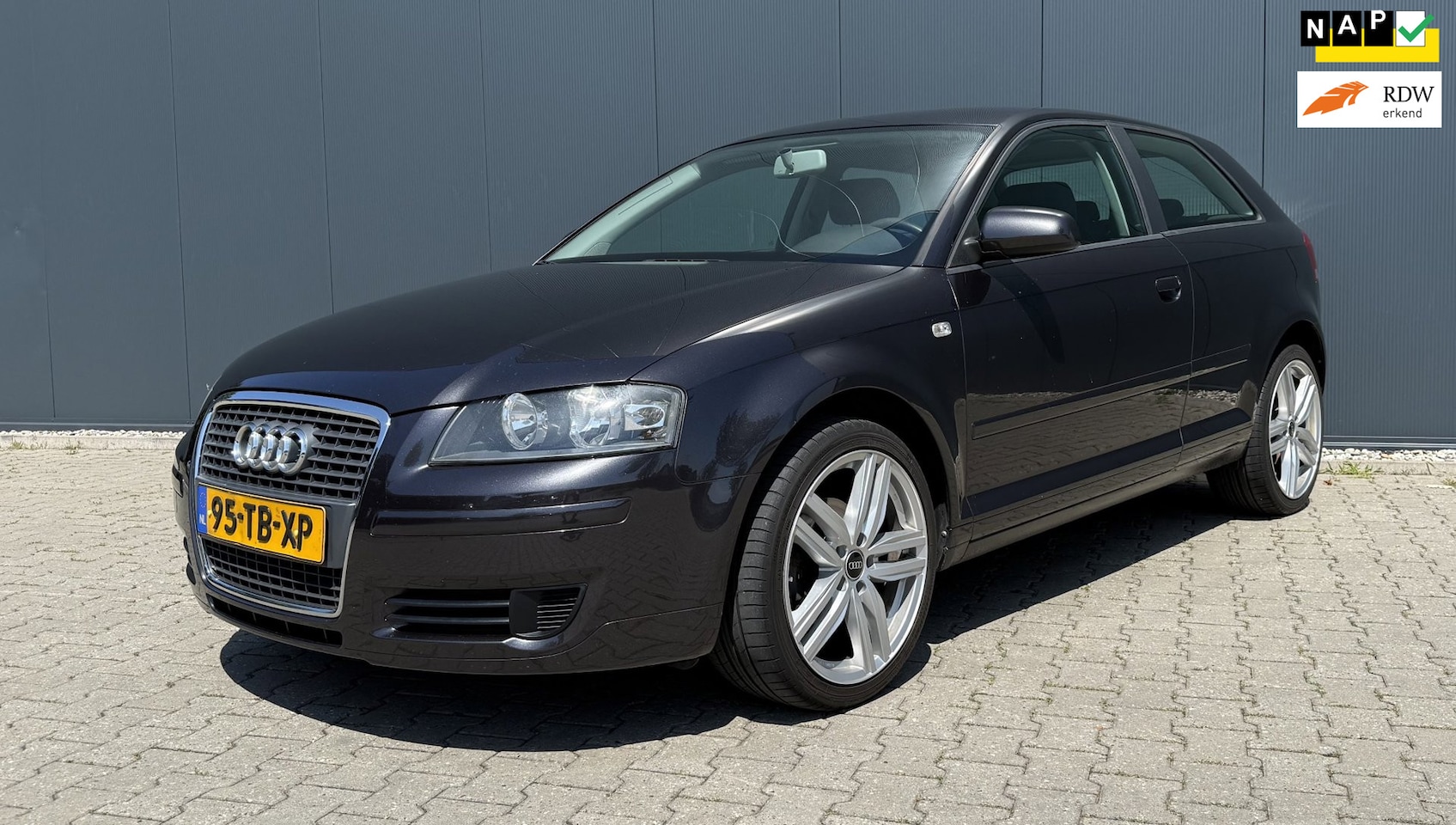 Audi A3 - 1.6 Attraction Airco Cruise 18 Inch Nieuw APK - AutoWereld.nl