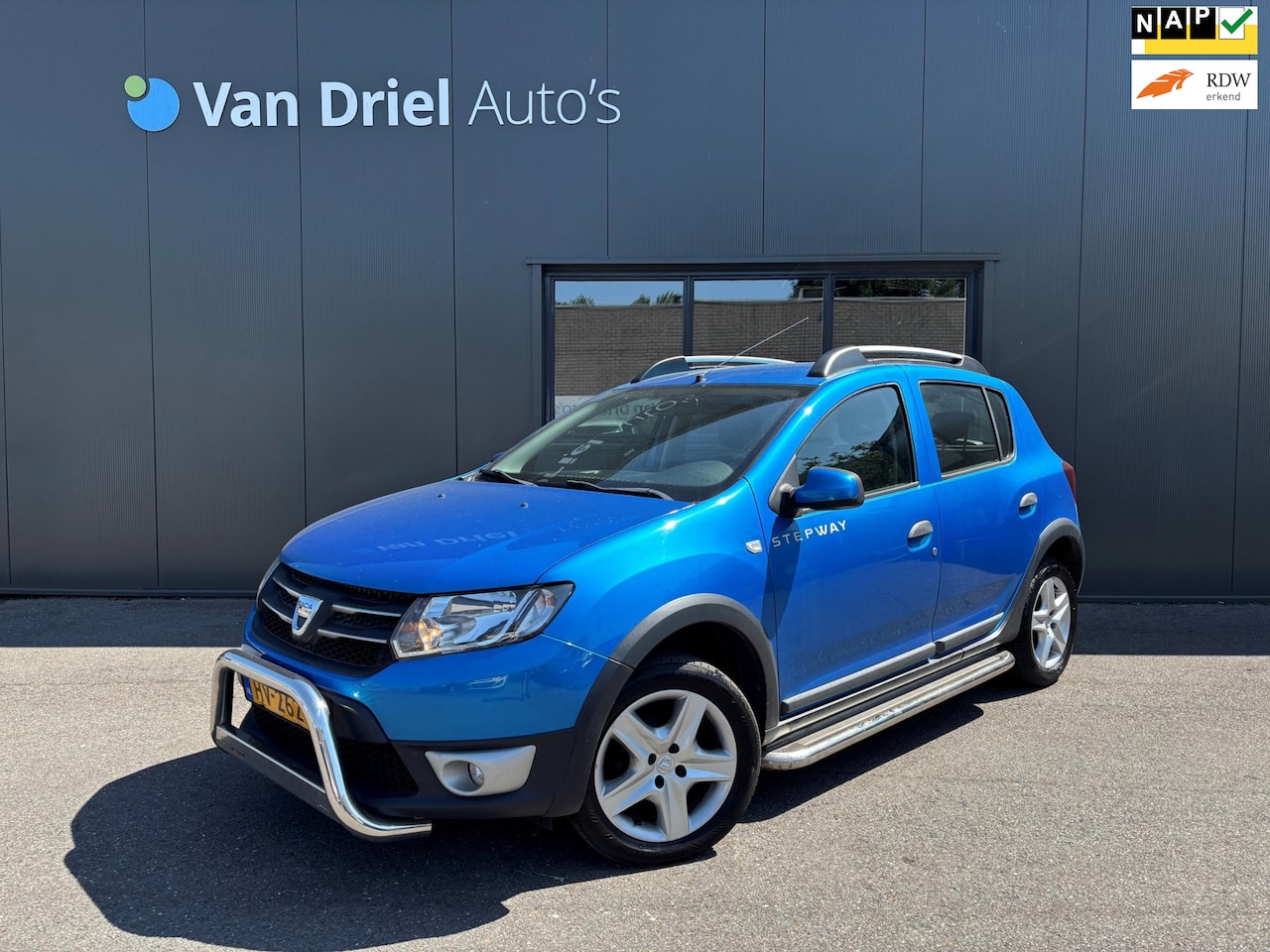 Dacia Sandero Stepway - TCe 90 Lauréate / Navigatie / Airco! - AutoWereld.nl