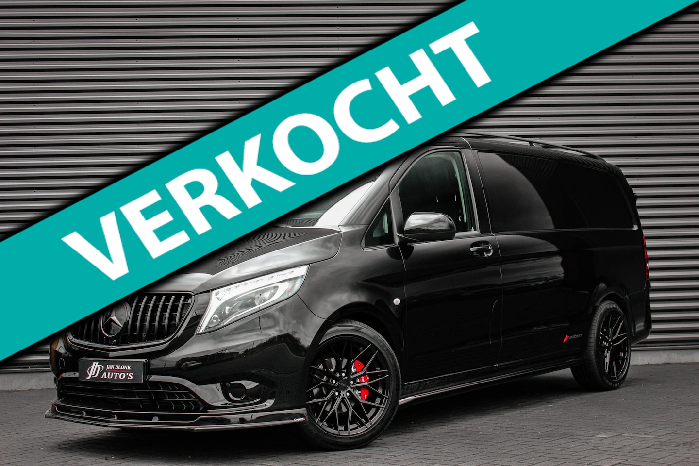 Mercedes-Benz Vito - 225PK EXTRA LANG JB- EDITION FULL BLACK / AMG / SPOILER / VERLAGINGSVEREN / NAVIGATIE / SI - AutoWereld.nl