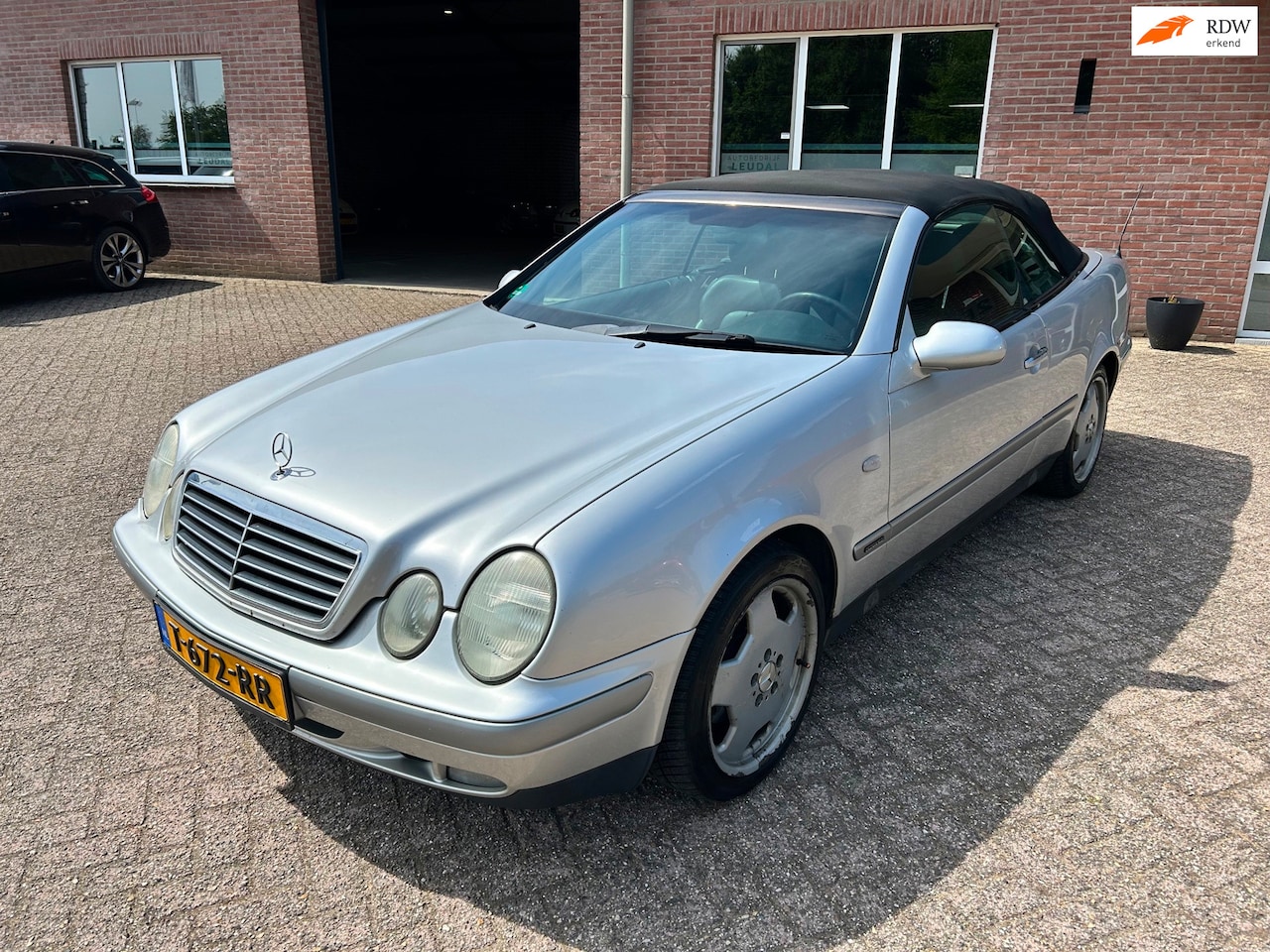Mercedes-Benz CLK-klasse Cabrio - 200 Sport // APK 11-6-2027 - AutoWereld.nl