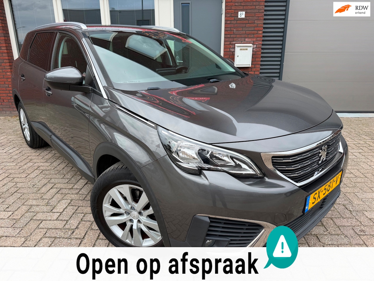 Peugeot 5008 - 1.2 PureTech Blue Lease Executive / Navi / PDC / Carplay / LM - AutoWereld.nl