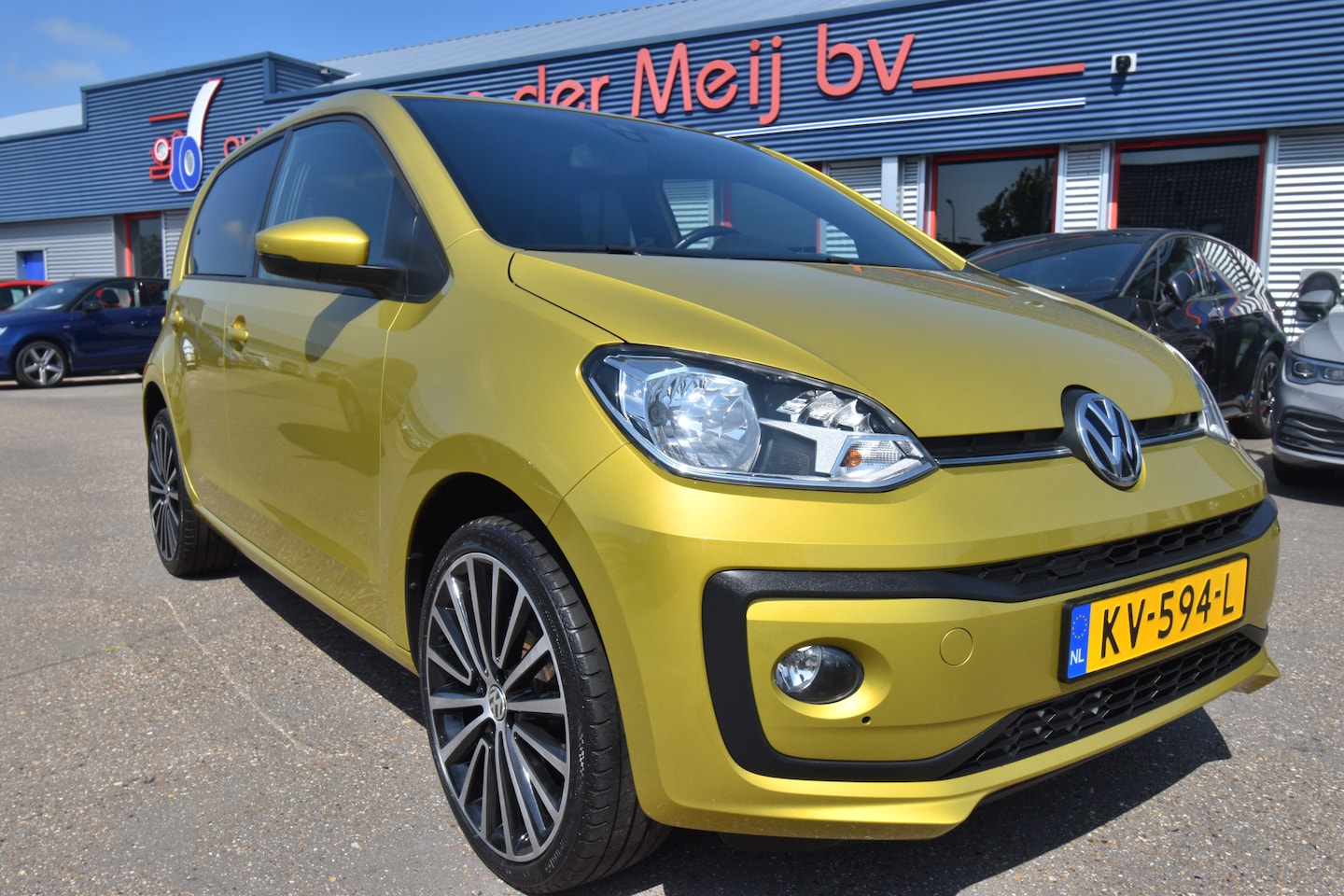 Volkswagen Up! - 1.0 BMT high up! 1.0 BMT high up! , CLIMATR , A UITRIJ CAM , CR CONTR , PDC A , LMV17 , MISTL V , ZWARTE HE - AutoWereld.nl