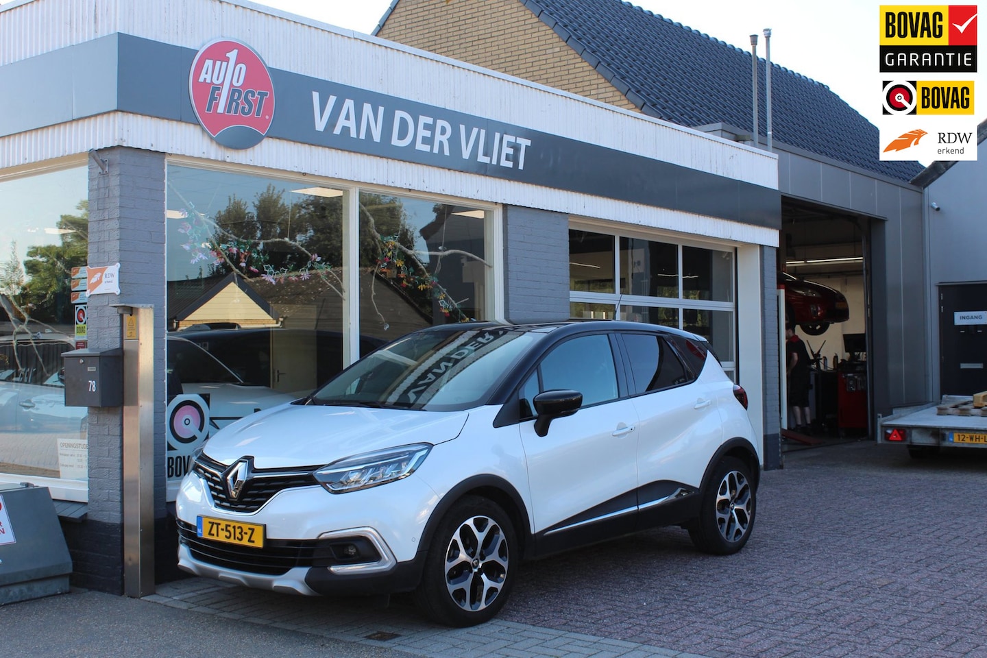 Renault Captur - 1.3 TCe Intens + schuif/kantel dak + trekhaak - AutoWereld.nl