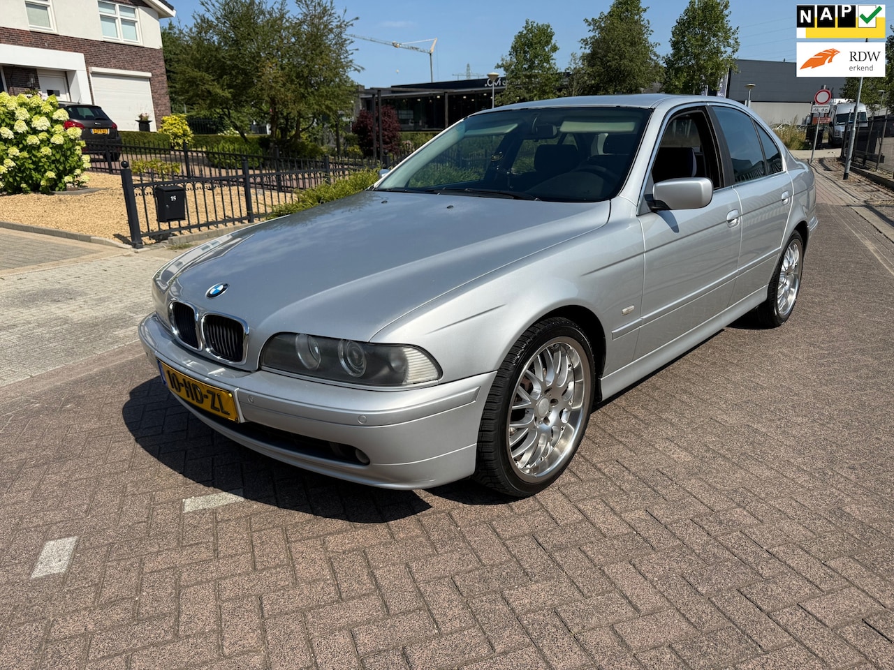 BMW 5-serie - 525i Executive *NETJES* **AUTOMAAT** - AutoWereld.nl