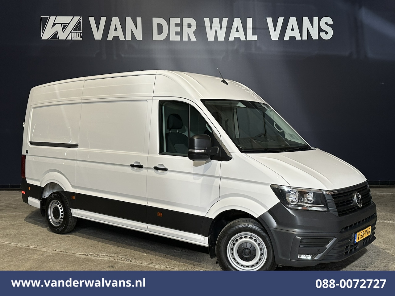 Volkswagen Crafter - 2.0 TDI 141pk L3H3 L2H2 Euro6 Airco | Navigatie | Apple Carplay | Chauffeursstoel Android - AutoWereld.nl