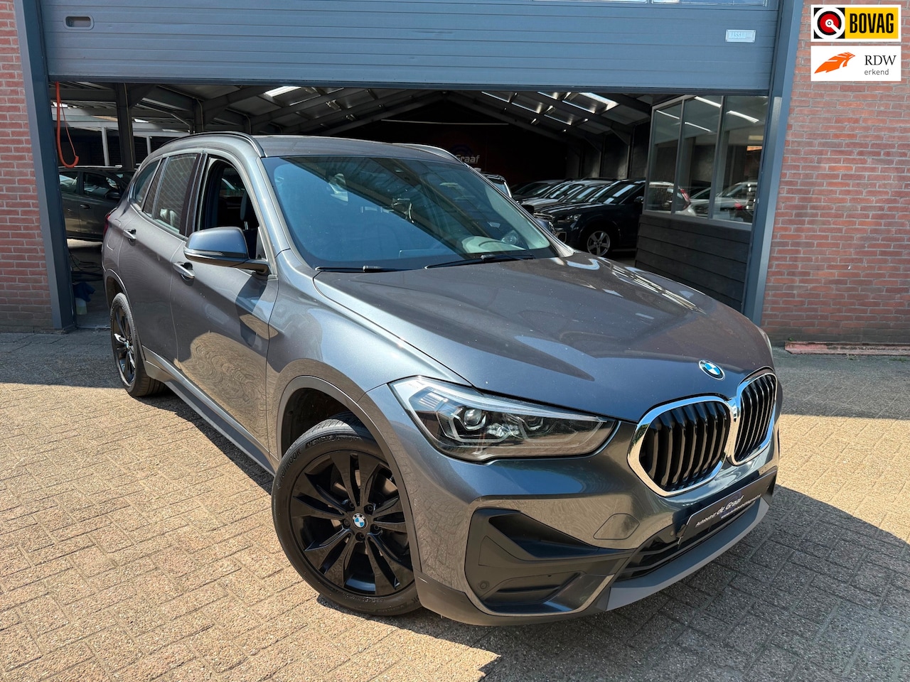 BMW X1 - SDrive18i High Executive|FULL-LED/LEDER/H&KARDON|NAVI/CAMERA - AutoWereld.nl