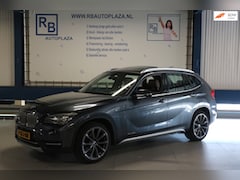 BMW X1 - SDrive20i / AUTOMAAT / LEER / PANO / KETTING VV