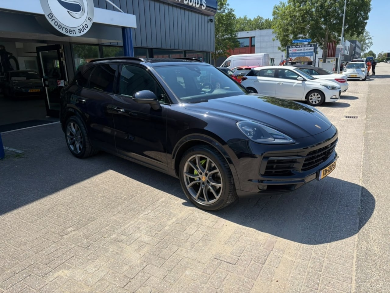 Porsche Cayenne - 3.0 E-Hybrid | Trekhaak | Panoramadak | Luchtvering | 360° Camer - AutoWereld.nl