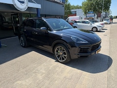 Porsche Cayenne - 3.0 E-Hybrid | Trekhaak | Panoramadak | Luchtvering | 360° Camer