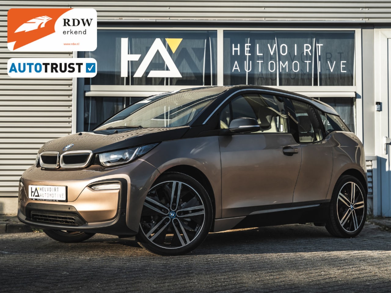 BMW i3 - Executive Edition 120Ah 42 kWh | CAMERA | W-pomp | 20-INCH - AutoWereld.nl