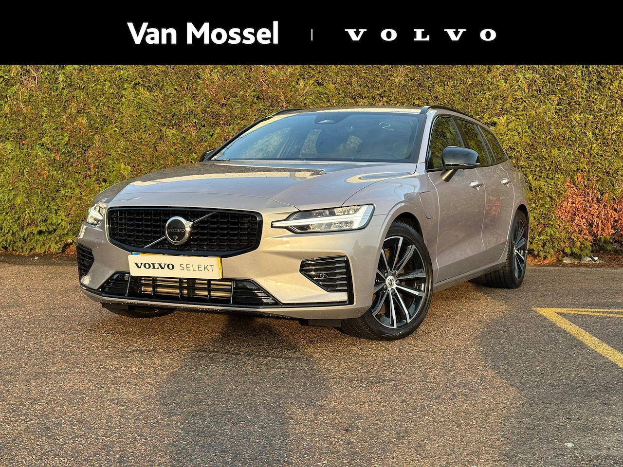 Volvo V60 - T6 Plug-in hybrid AWD Plus Dark | Harman/Kardon | 360 Camera | Memory | Trekhaak | - AutoWereld.nl