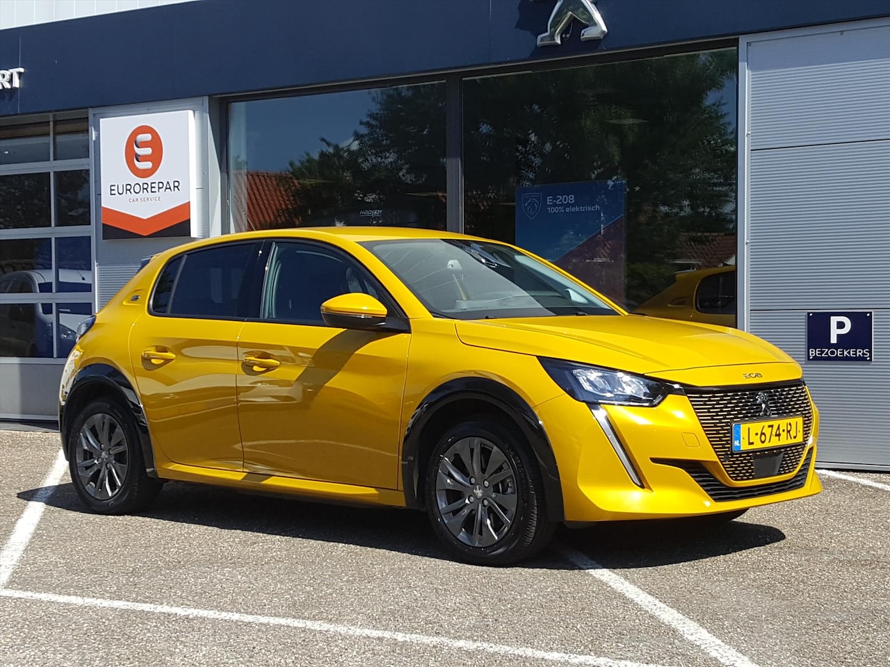 Peugeot e-208 - EV 50kWh 136pk Allure Pack 3D cockpit | Apple Carplay & Android Auto | Achteruitrijcamera - AutoWereld.nl