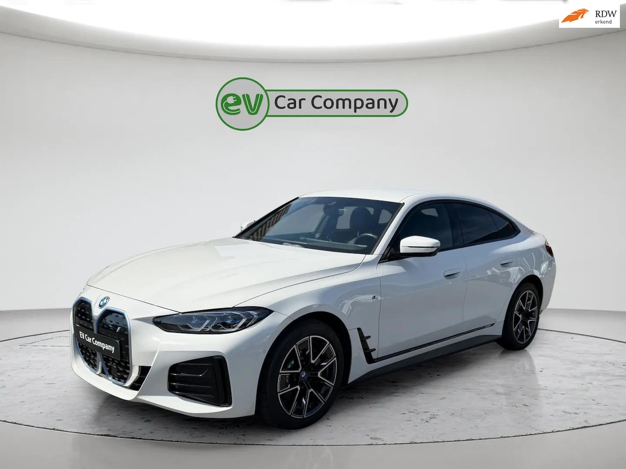 BMW i4 - EDrive35 High Executive 70 kWh | SOH 97% | M Sportpakket | Harman Kardon | CarPlay | Camer - AutoWereld.nl