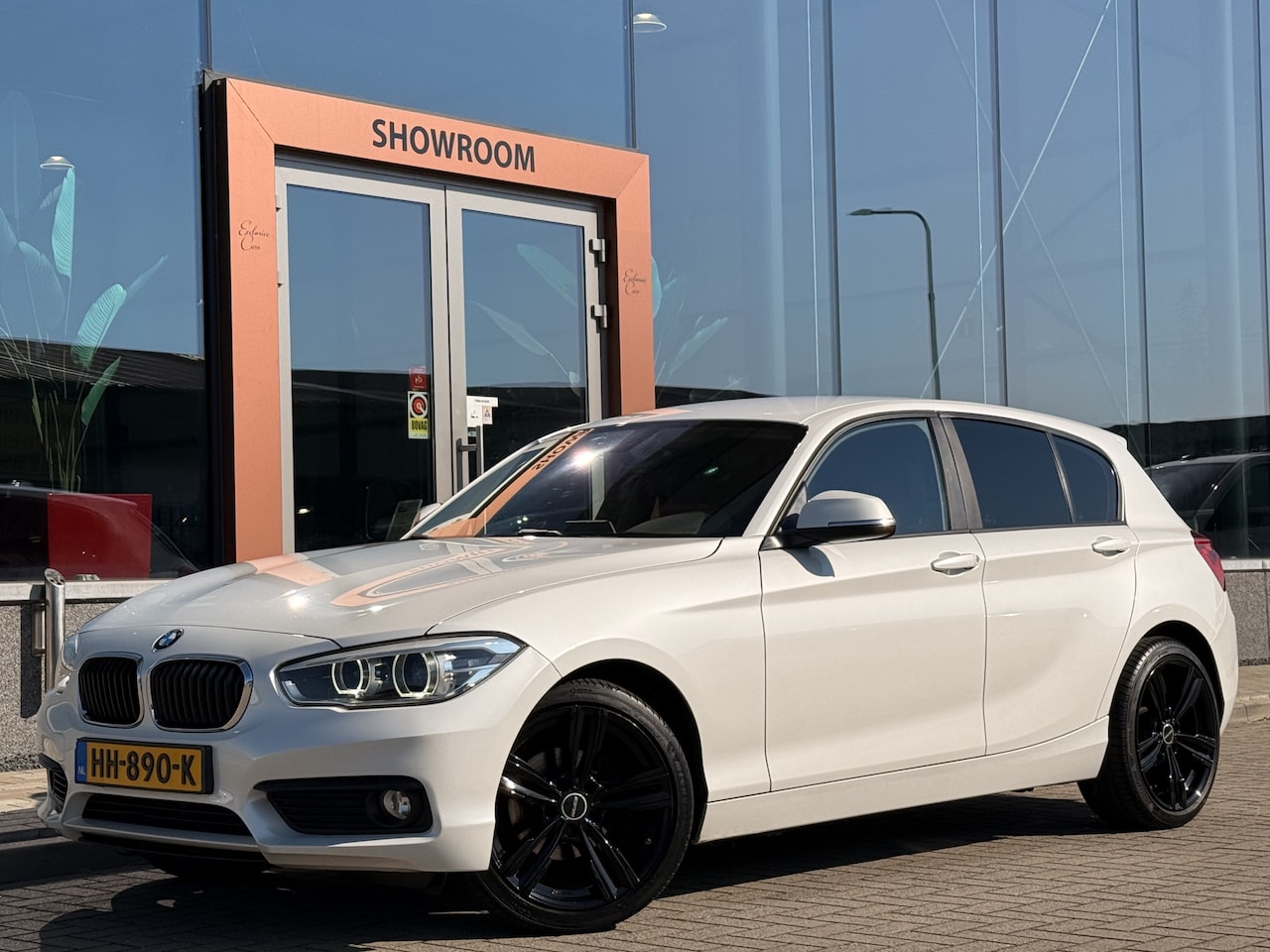 BMW 1-serie - 118i EDE Corporate Lease Essential | Cruise | Navi | LED | 18 Inch | - AutoWereld.nl