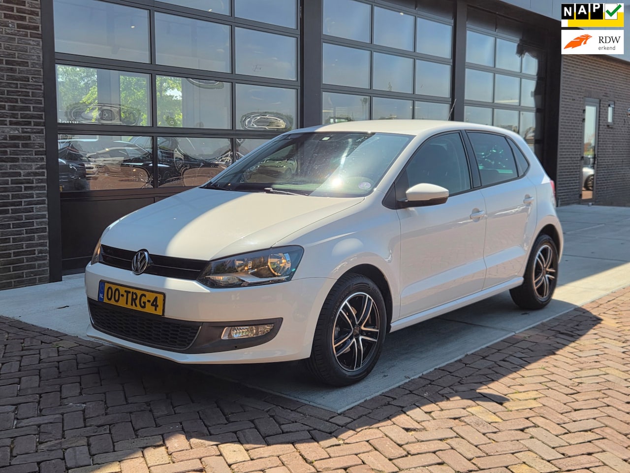 Volkswagen Polo - 1.2 TSI BlueMotion Highline | Clima | Cruise | Weinig km | - AutoWereld.nl