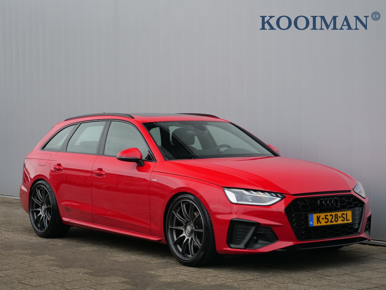 Audi A4 Avant - 35 TFSI 150pk S edition Automaat 20 Inch / Panoramadak / Stoelverwarming - AutoWereld.nl