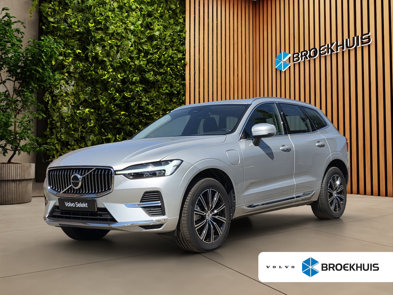 Volvo XC60 - 2.0 T6 Plug-in hybrid AWD Inscription | Long Range! | SOH 100% | Panoramadak | Keyless | D - AutoWereld.nl
