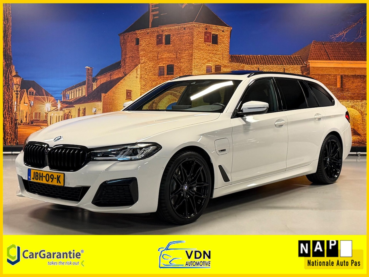 BMW 5-serie Touring - 530e M-Sport Aut Panoramadak Camera - AutoWereld.nl