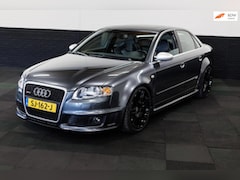 Audi A4 Avant - 4.2 V8 RS 4 quattro