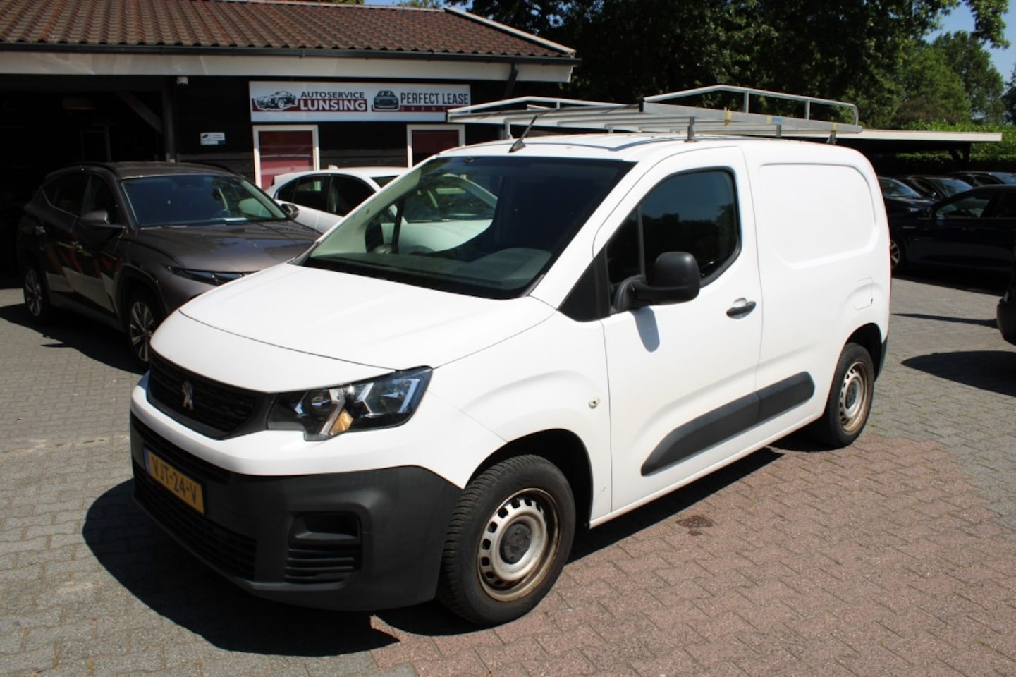 Peugeot Partner - 1.5 BLUEHDI PRO - Airco Imperiaal - AutoWereld.nl