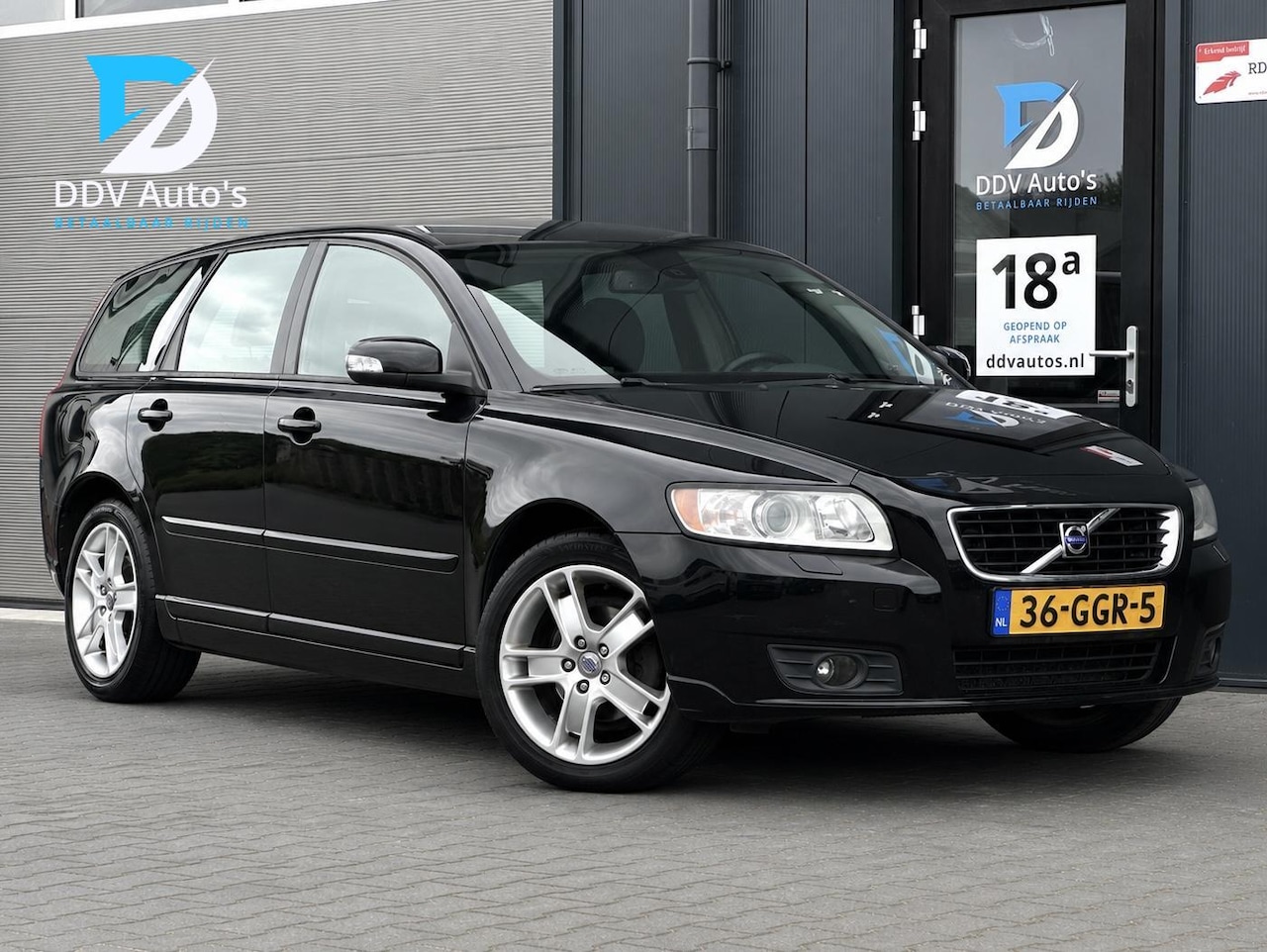 Volvo V50 - 2.0/146pk Edition II|NAP|Trekhaak|PDC|Leder|Stoelverwarming|Cruise|Climate|Xenon|Isofix|Bl - AutoWereld.nl