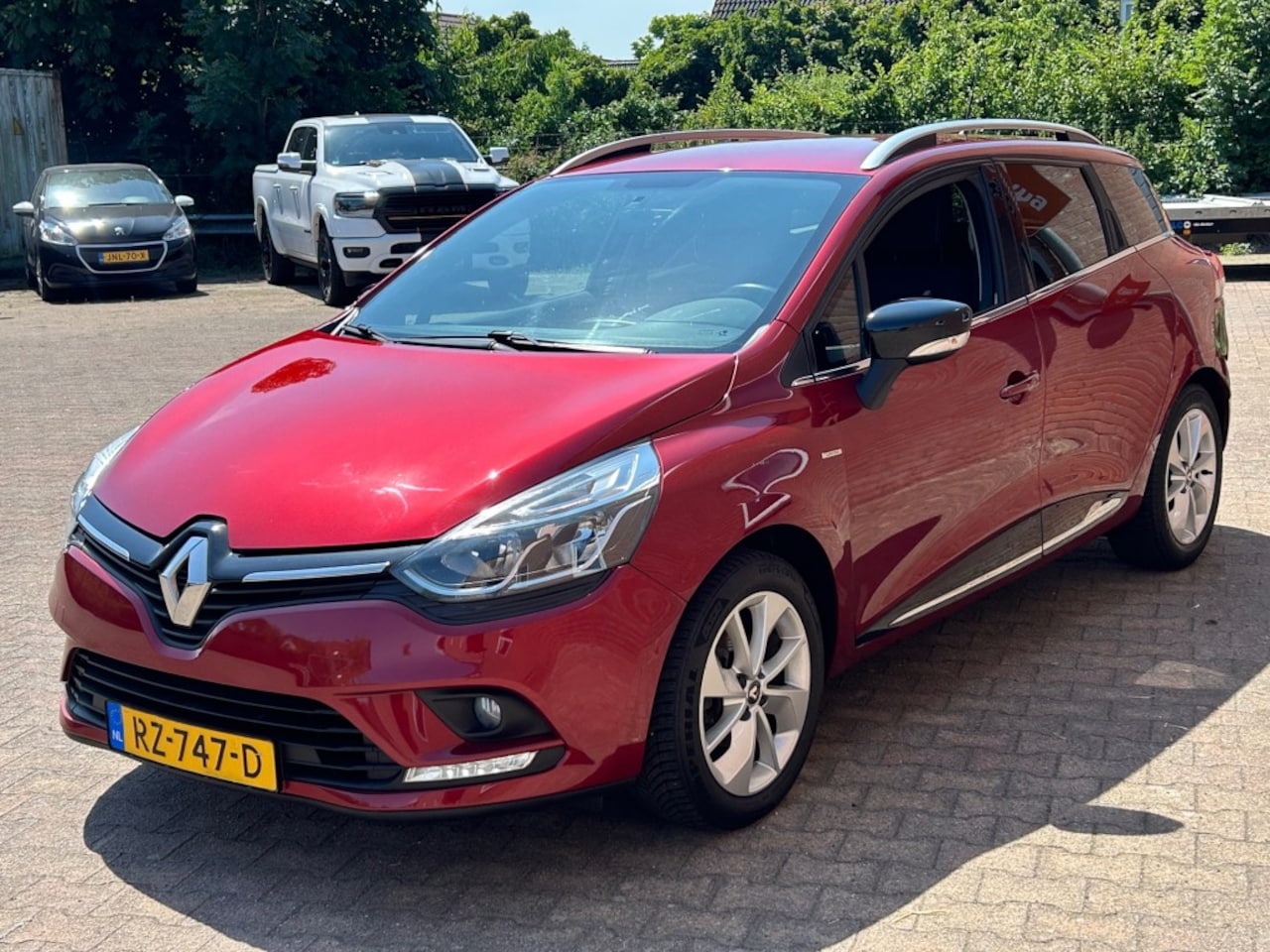 Renault Clio Estate - RENAULT CLIO ESTATE 0.9 TCE 6 MAANDEN GARANTIE Limited AIRCO,LMV,PDC,NAVIGATIE - AutoWereld.nl