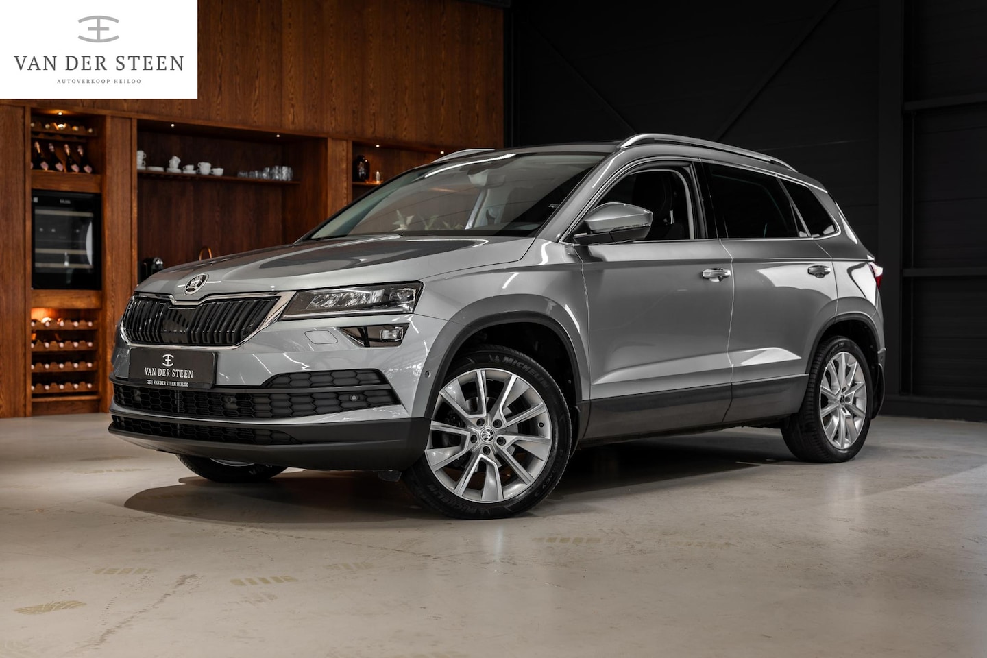Skoda Karoq - 1.5 TSI ACT Ambition Schuifdak | Elekt. Trekhaak - AutoWereld.nl