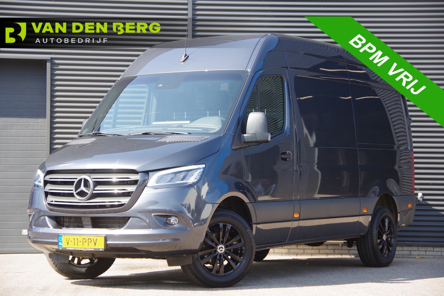 Mercedes-Benz Sprinter - 317 1.9 CDI L2H2 3-ZITS, AUT. LED, 3.5T TREKHAAK, MBUX 10'', ADAPT. CRUISE, CAMERA, NAVI, - AutoWereld.nl