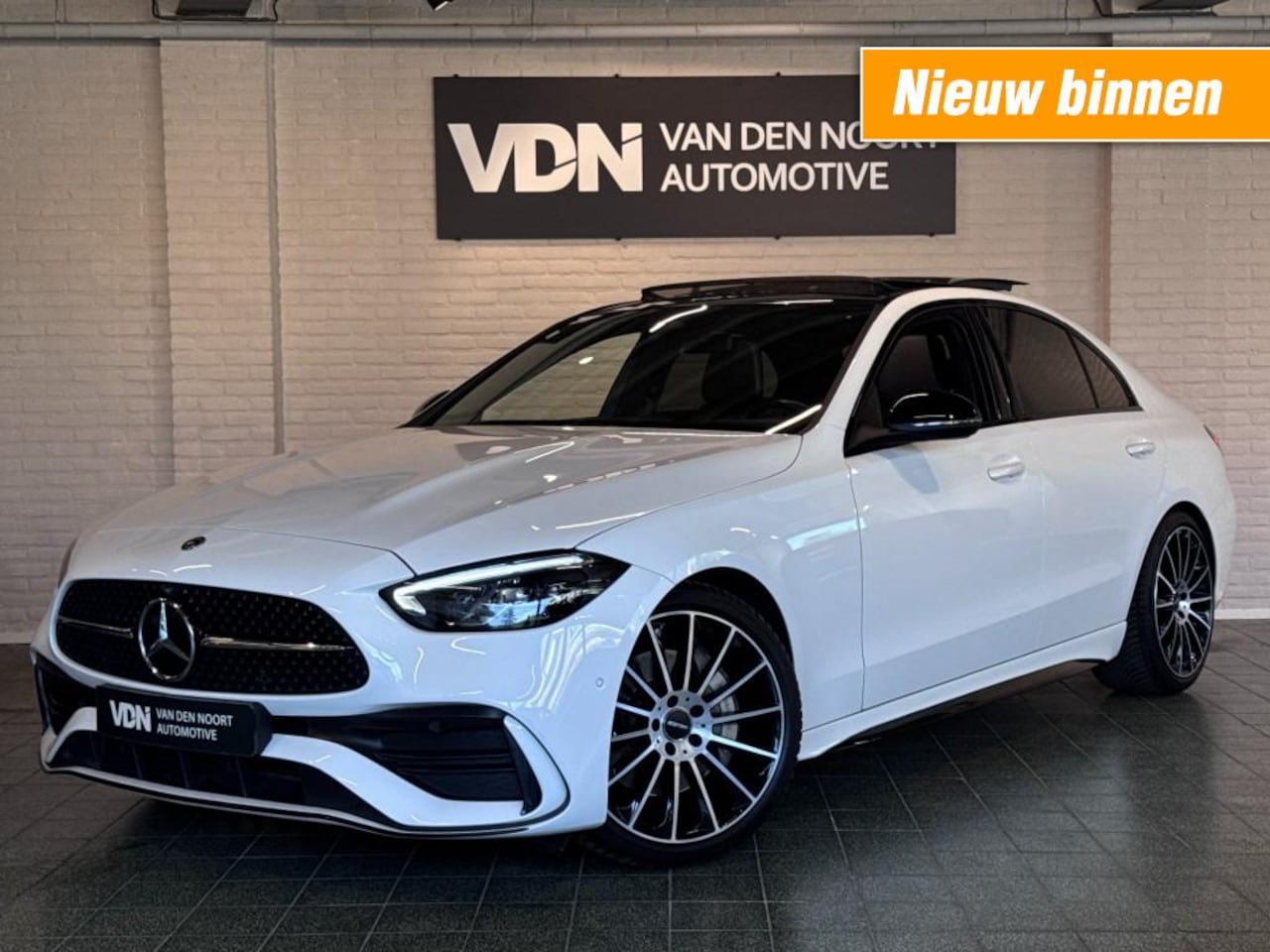 Mercedes-Benz C-klasse - 180 AMG Line Night BTW Pano Camera Stoelv Alcantara 19'' - AutoWereld.nl