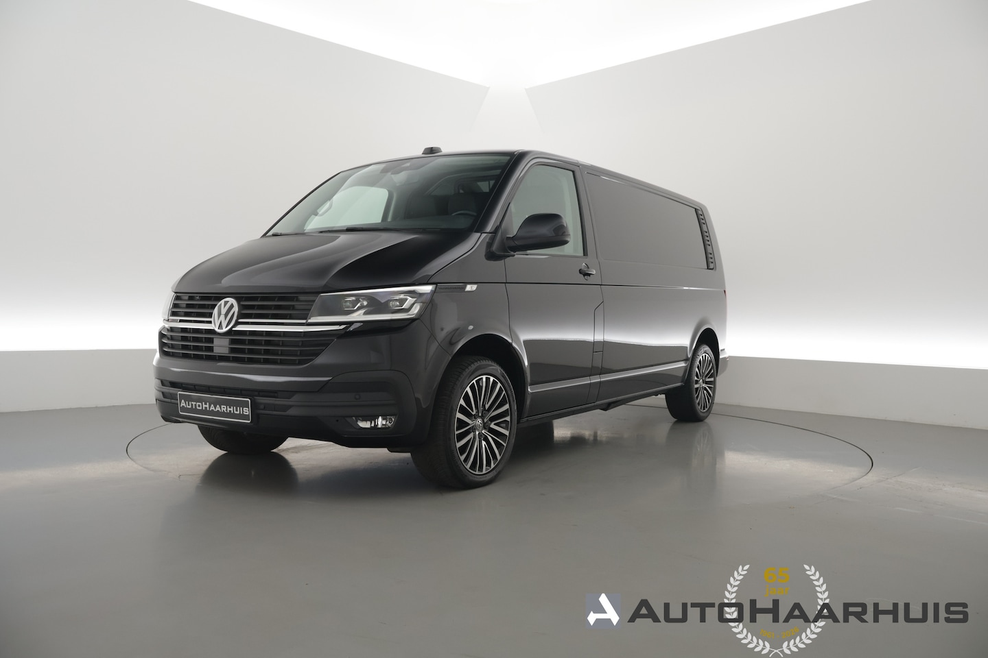 Volkswagen Transporter - 2.0 TDI-204pk L2H1 | 4Motion | Automaat | Camera | Navi | Standkachel | A. klep - AutoWereld.nl