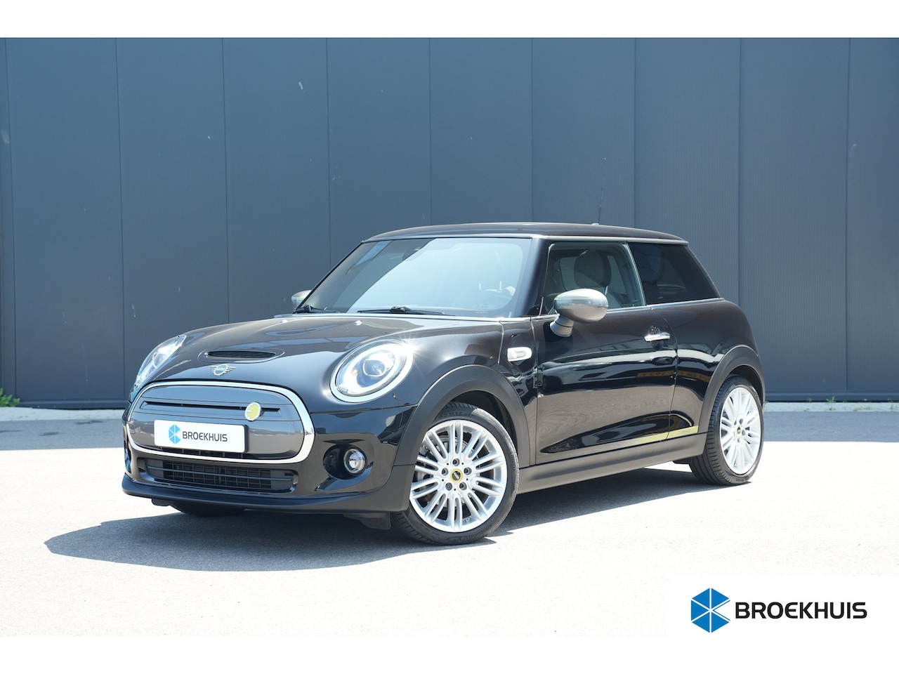 MINI Electric - Yours 33 kWh Achteruitrijcamera | Cruise Control | Lichtmetalen velgen 17" | - AutoWereld.nl
