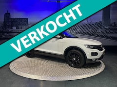 Volkswagen T-Roc - 1.5 TSI Sport *Camera*Vitrual*WInterpack*Trekhaak*Keyless